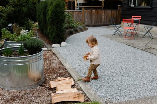 Design Your Backyard Garden Into A Lovely Family Retreat Area